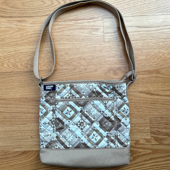 Lands' End NWOT Print Quilted Crossbody Bag - Picture 2 of 12